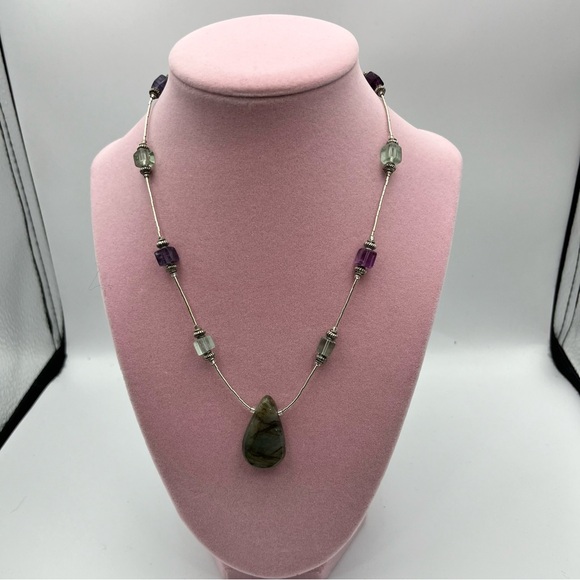Carved labradorite and fluorite unique modern necklace - Picture 1 of 6